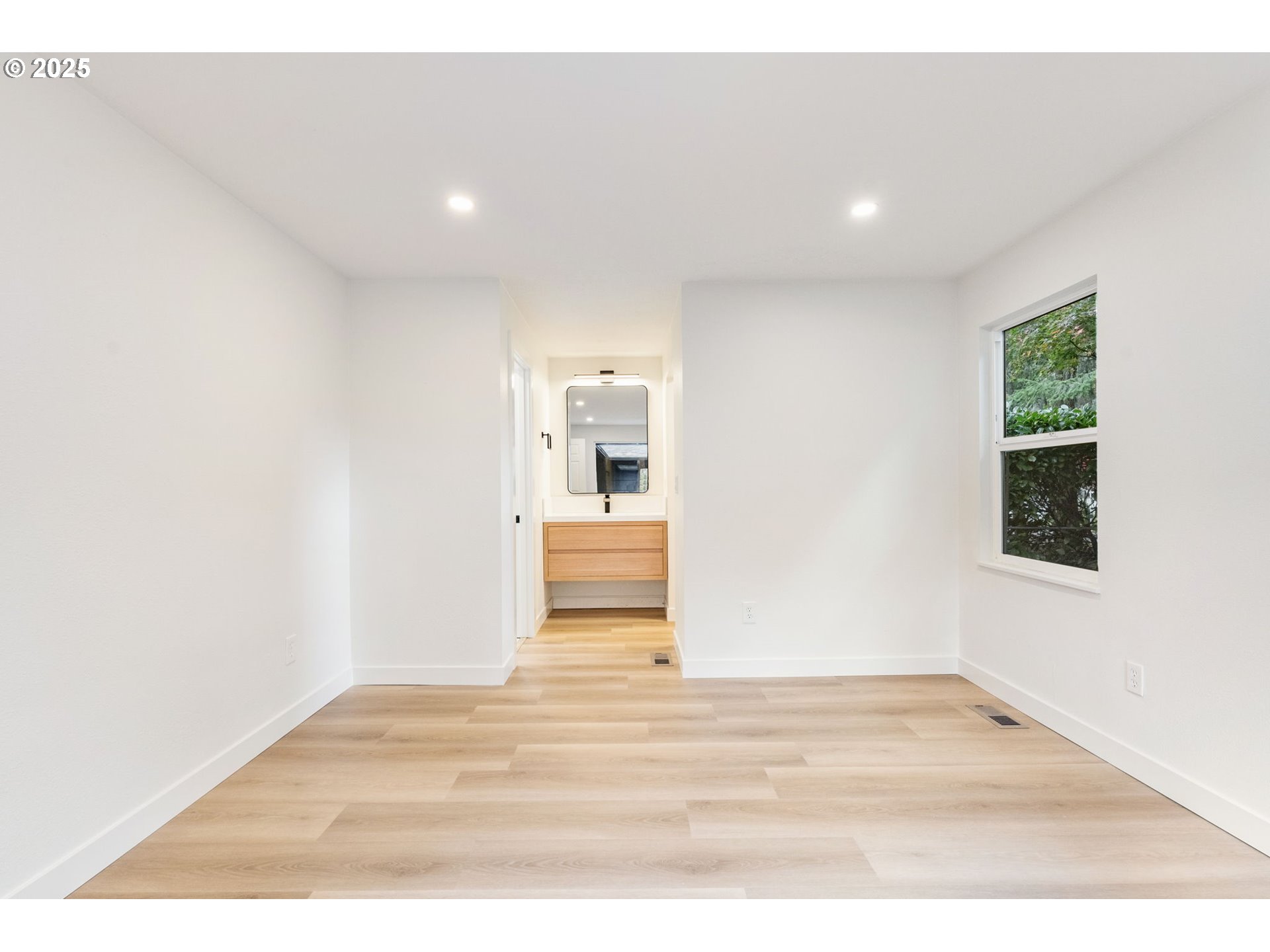 6050 Southwest Fernbrook Street Lake Oswego, OR 97035 - Photo 23 of 48