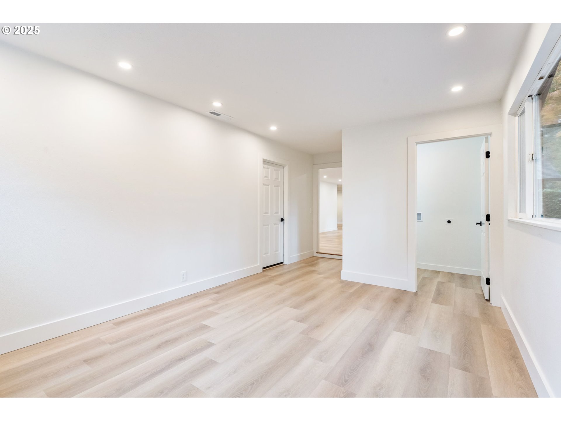 6050 Southwest Fernbrook Street Lake Oswego, OR 97035 - Photo 35 of 48