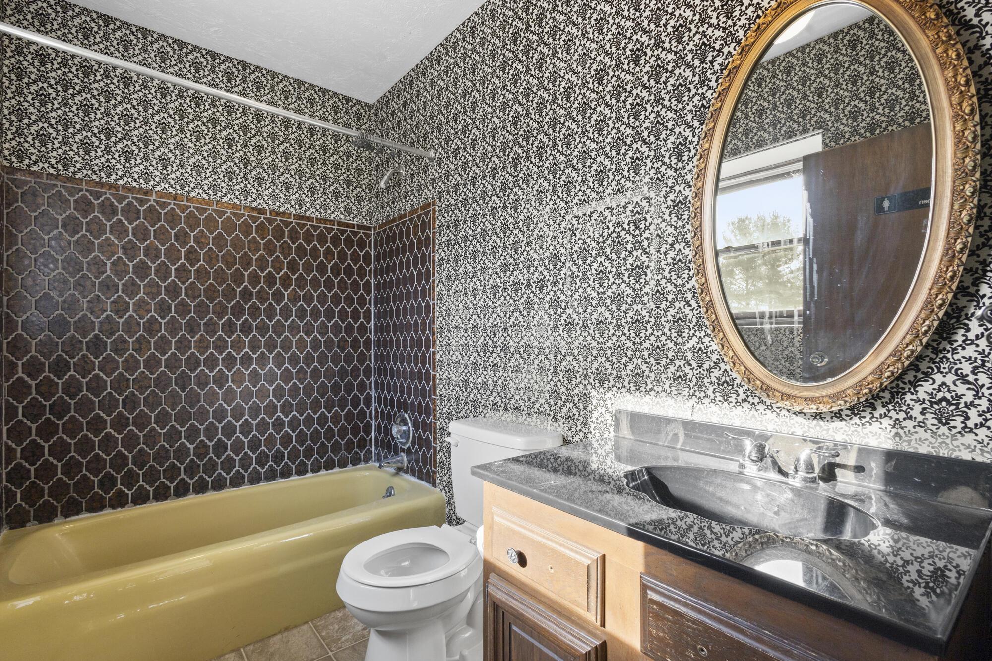 6650 Kilbourne Road Sunbury, OH 43074 - Photo 24 of 49 Primary Bath