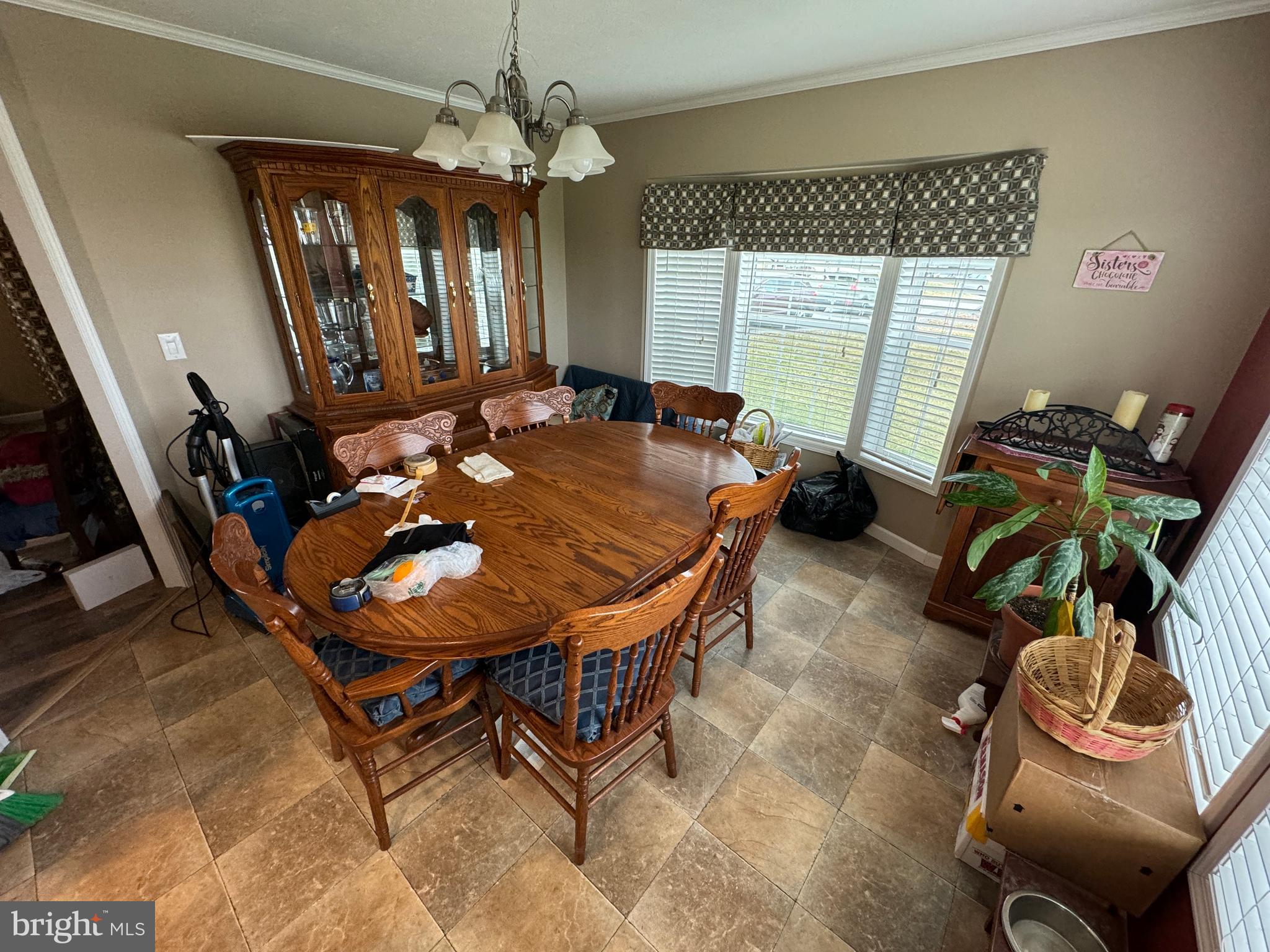 200 West Burkholder Drive Lititz, PA 17543 - Photo 23 of 38 dining room