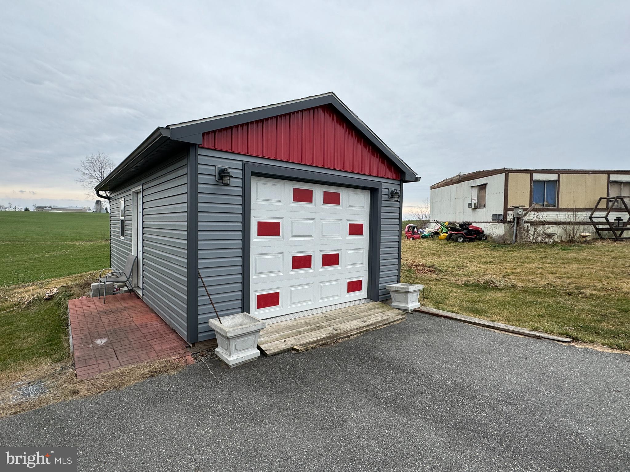 200 West Burkholder Drive Lititz, PA 17543 - Photo 7 of 38 Shed
