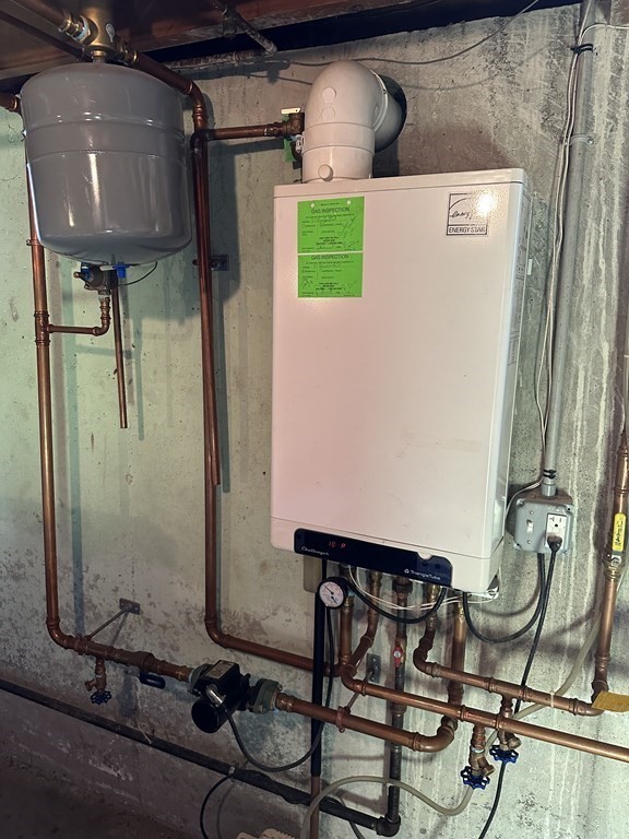 51 Prudential Road Worcester, MA 01606 - Photo 23 of 26 a bathroom with a sink and mirror