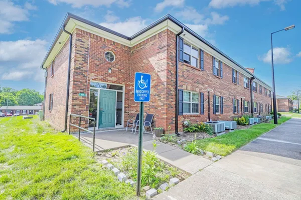 $1,045 | 319 Blair Court, Louisville, KY 40243