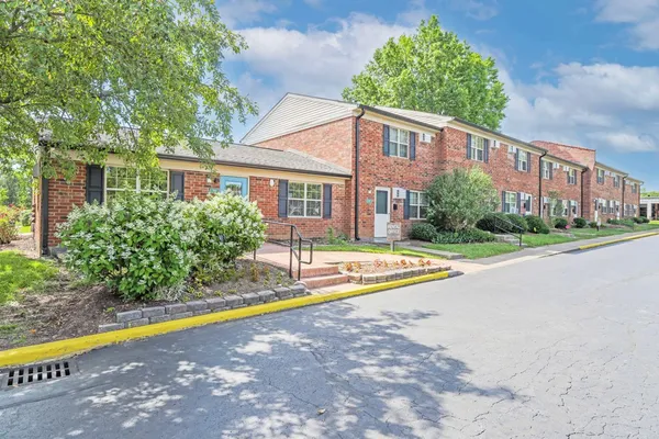 $1,045 | 319 Blair Court, Louisville, KY 40243