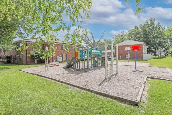 $1,045 | 319 Blair Court, Louisville, KY 40243