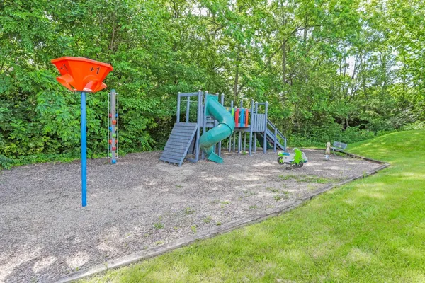 $1,045 | 319 Blair Court, Louisville, KY 40243