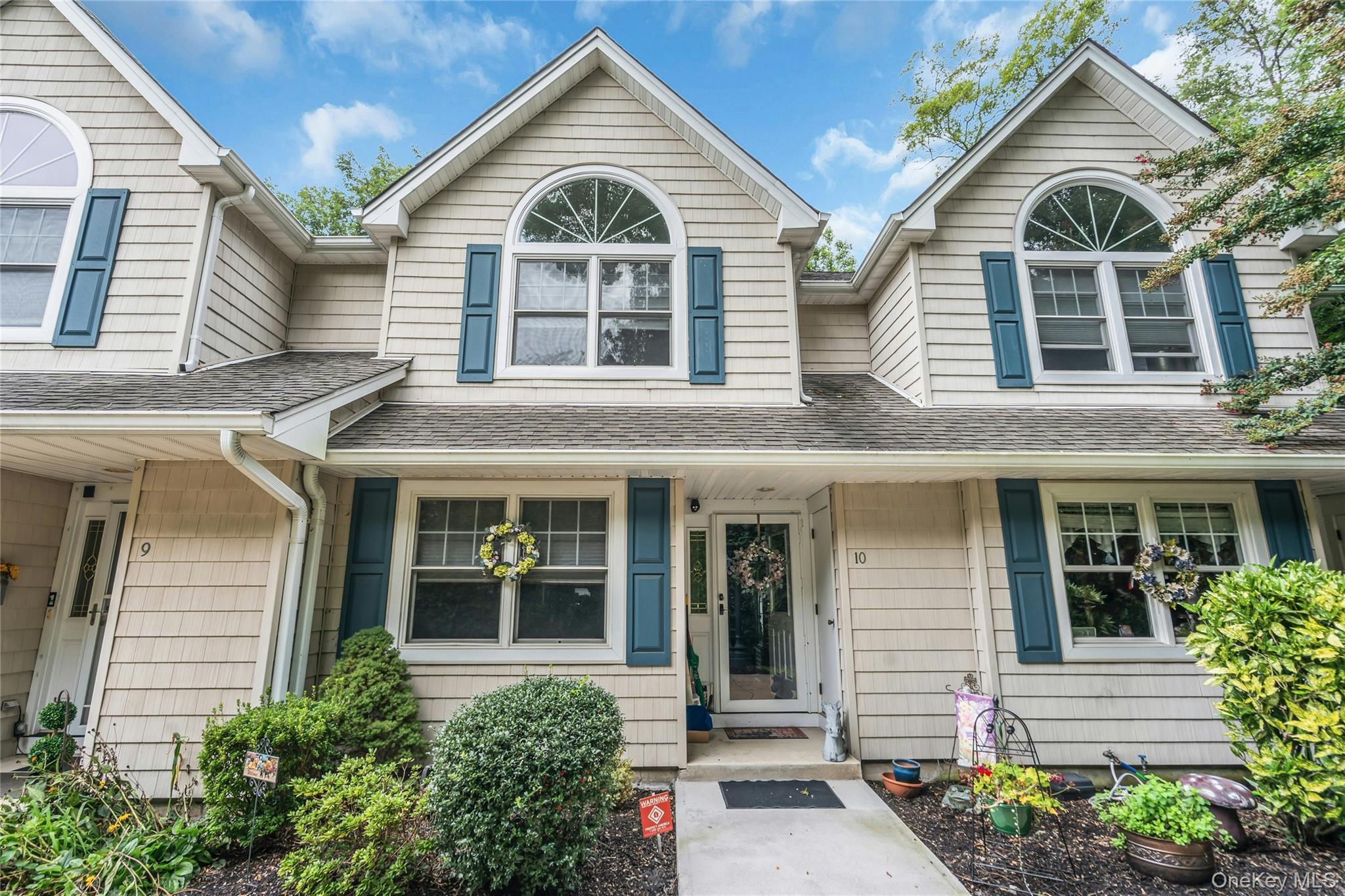 176 Merrick Road, Unit 10 Amityville, NY 11701 - Photo 1 of 31 Gallery Image 1