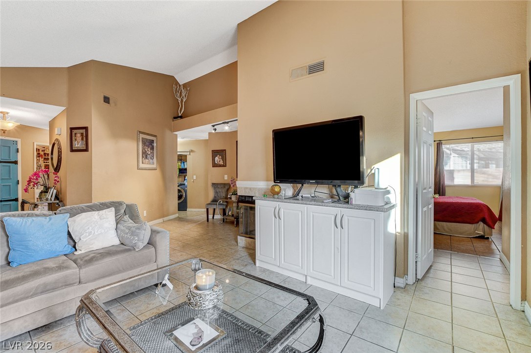 6557 West Beacon Road Las Vegas, NV 89108 - Photo 6 of 44