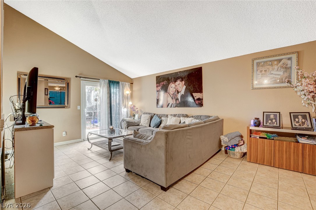 6557 West Beacon Road Las Vegas, NV 89108 - Photo 7 of 44