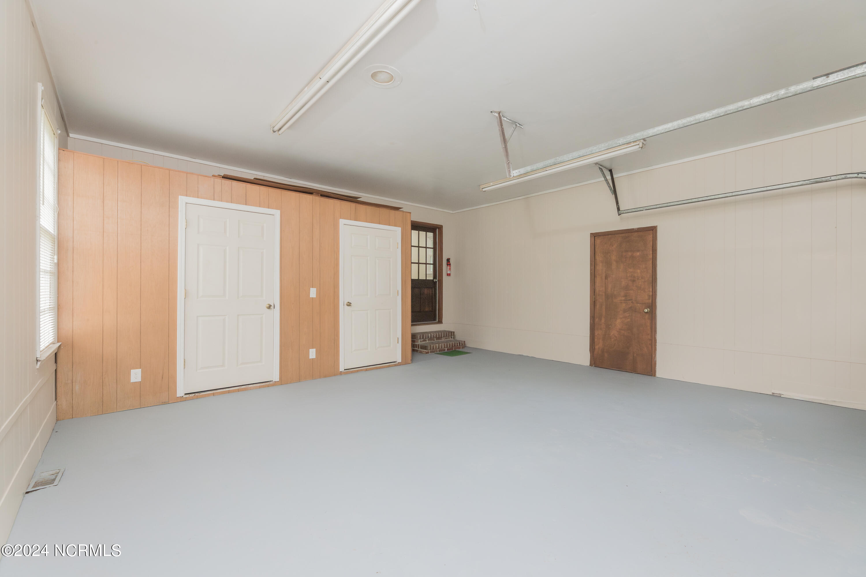 181 Sunset Road Wallace, NC 28466 - Photo 24 of 31 54garage