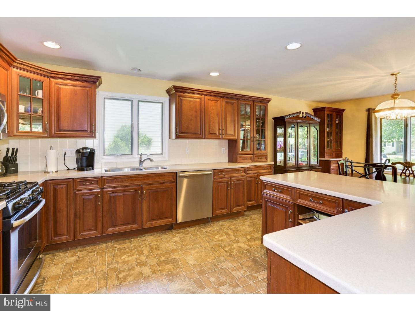 213 Valley Forge Road Cinnaminson, NJ 08077 - Photo 4 of 15 Kitchen