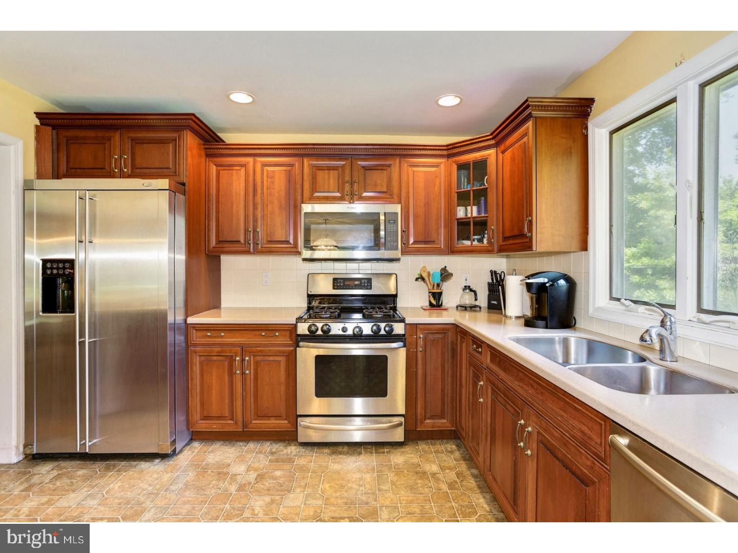 213 Valley Forge Road Cinnaminson, NJ 08077 - Photo 5 of 15 Kitchen
