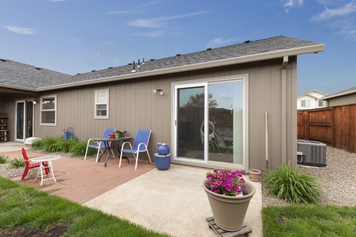 112 Dianne Way Eagle Point, OR 97524 - Photo 14 of 17 9R9A1662