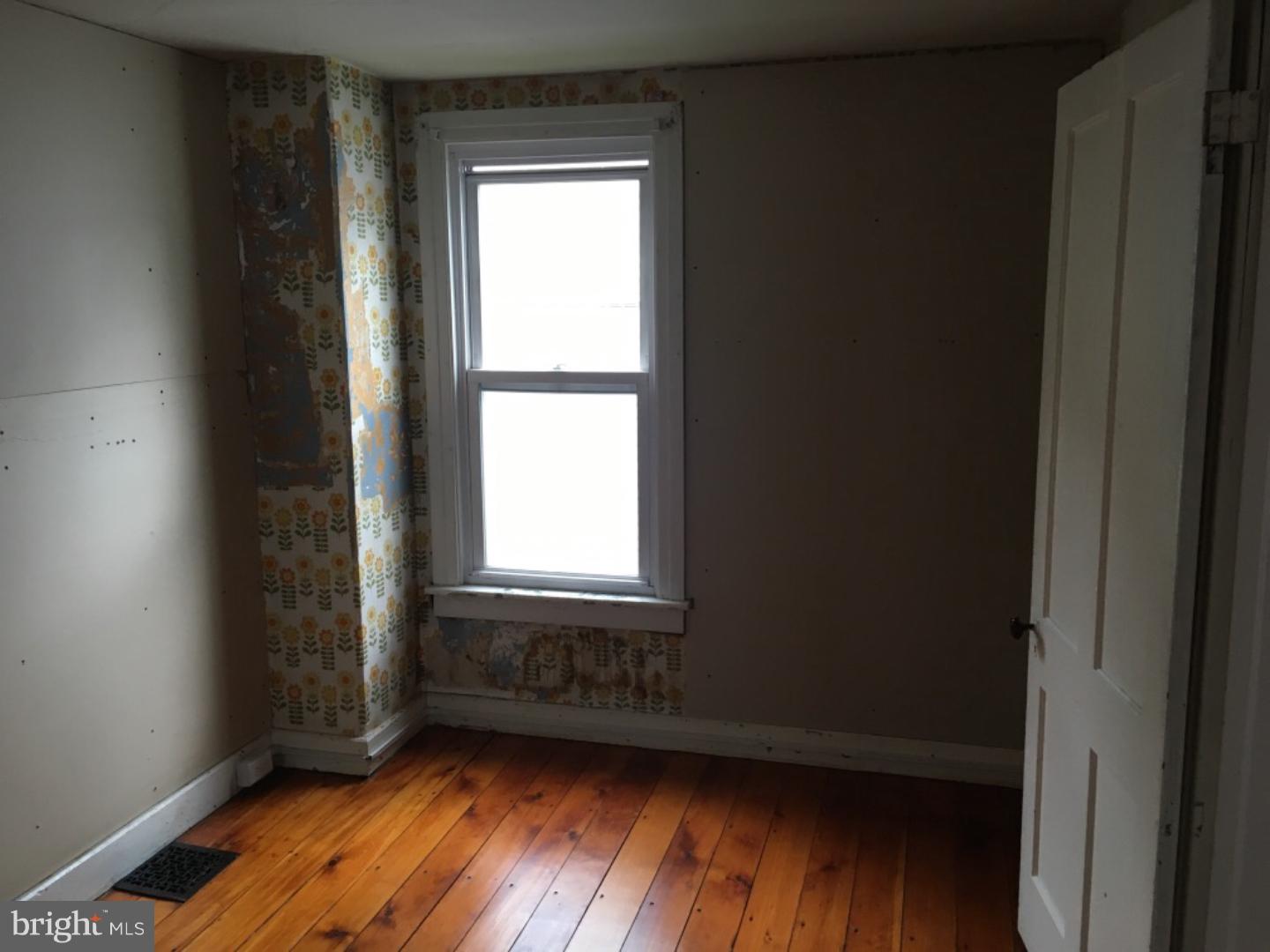 811 Durham Road Riegelsville, PA 18077 - Photo 14 of 17 Bedroom 3