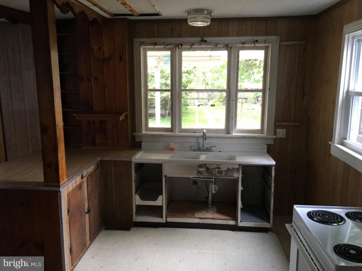 811 Durham Road Riegelsville, PA 18077 - Photo 6 of 17 Kitchen