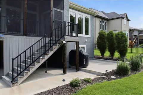$985,000 | 9603 West 152nd Terrace, Overland Park, KS 66221