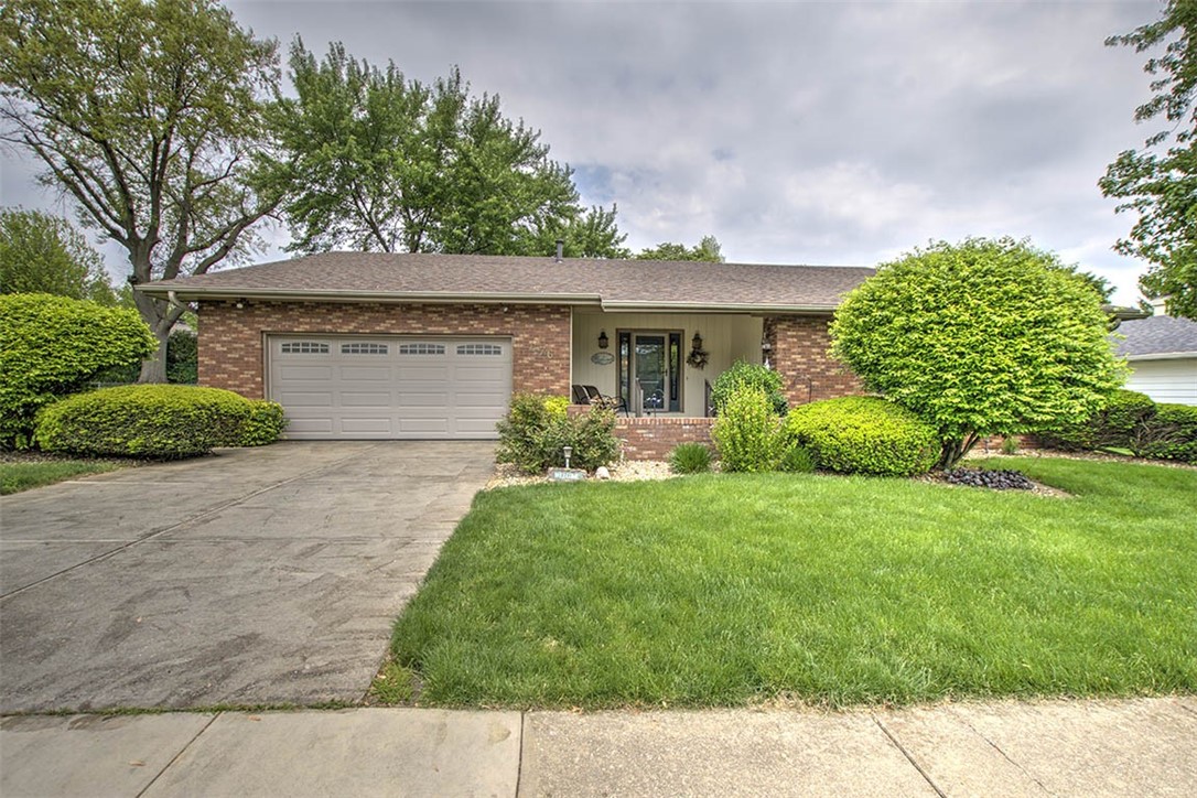 676 West Wolf Road Decatur, IL 62526 - Photo 1 of 34