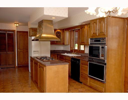 174 Seegar Road Upper St. Clair, PA 15241 - Photo 4 of 8 Kitchen.