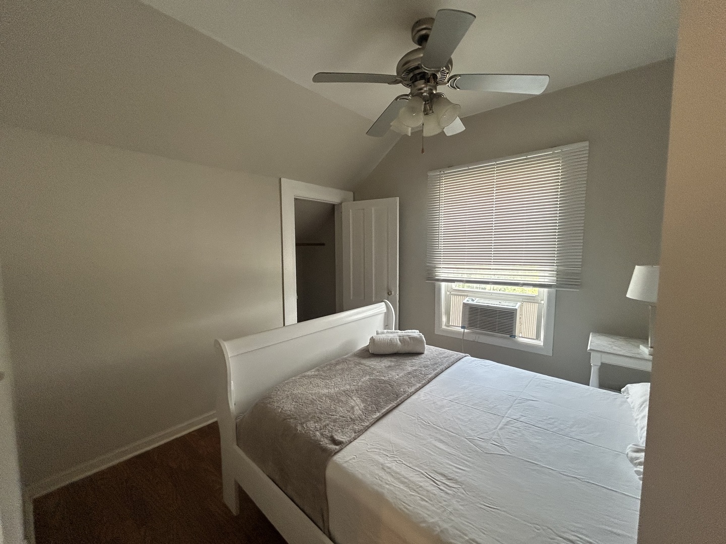 6232 Washington Street Chicago Ridge, IL 60415 - Photo 22 of 33 a bedroom with a large bed and a chandelier