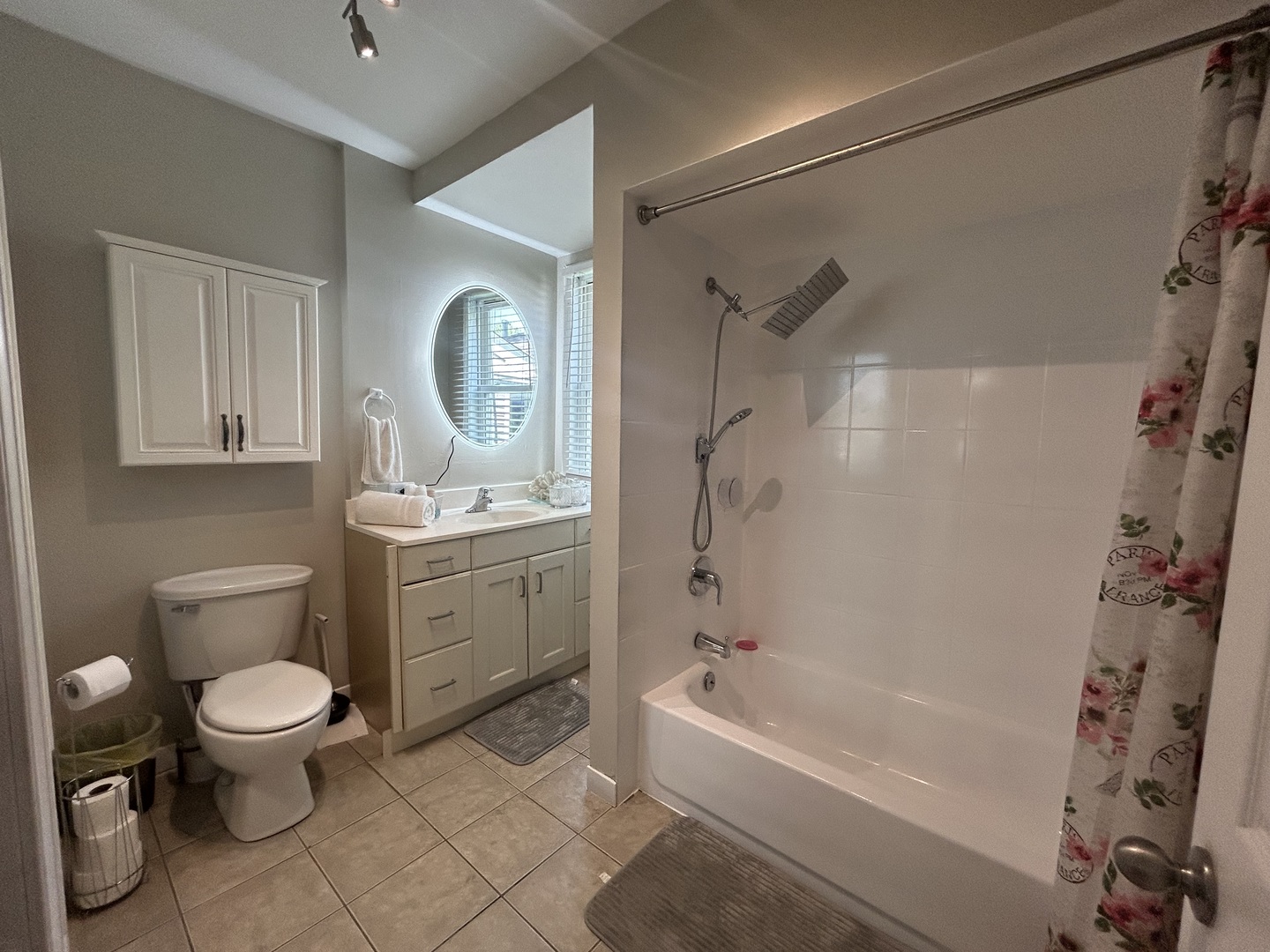 6232 Washington Street Chicago Ridge, IL 60415 - Photo 9 of 33 a bathroom with a sink toilet and shower