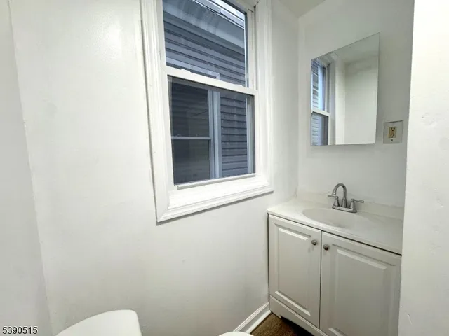 $2,000 | 532 Grove Street, Irvington, NJ 07111