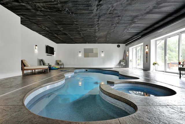 $1,100,000 | 7074 South Ainger Road, Olivet, MI 49076