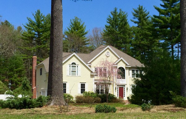 4 Riverbend Road Upton, MA 01568 - Photo 1 of 13 Gallery Image 1