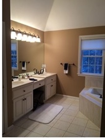 4 Riverbend Road Upton, MA 01568 - Photo 9 of 13 Gallery Image 9