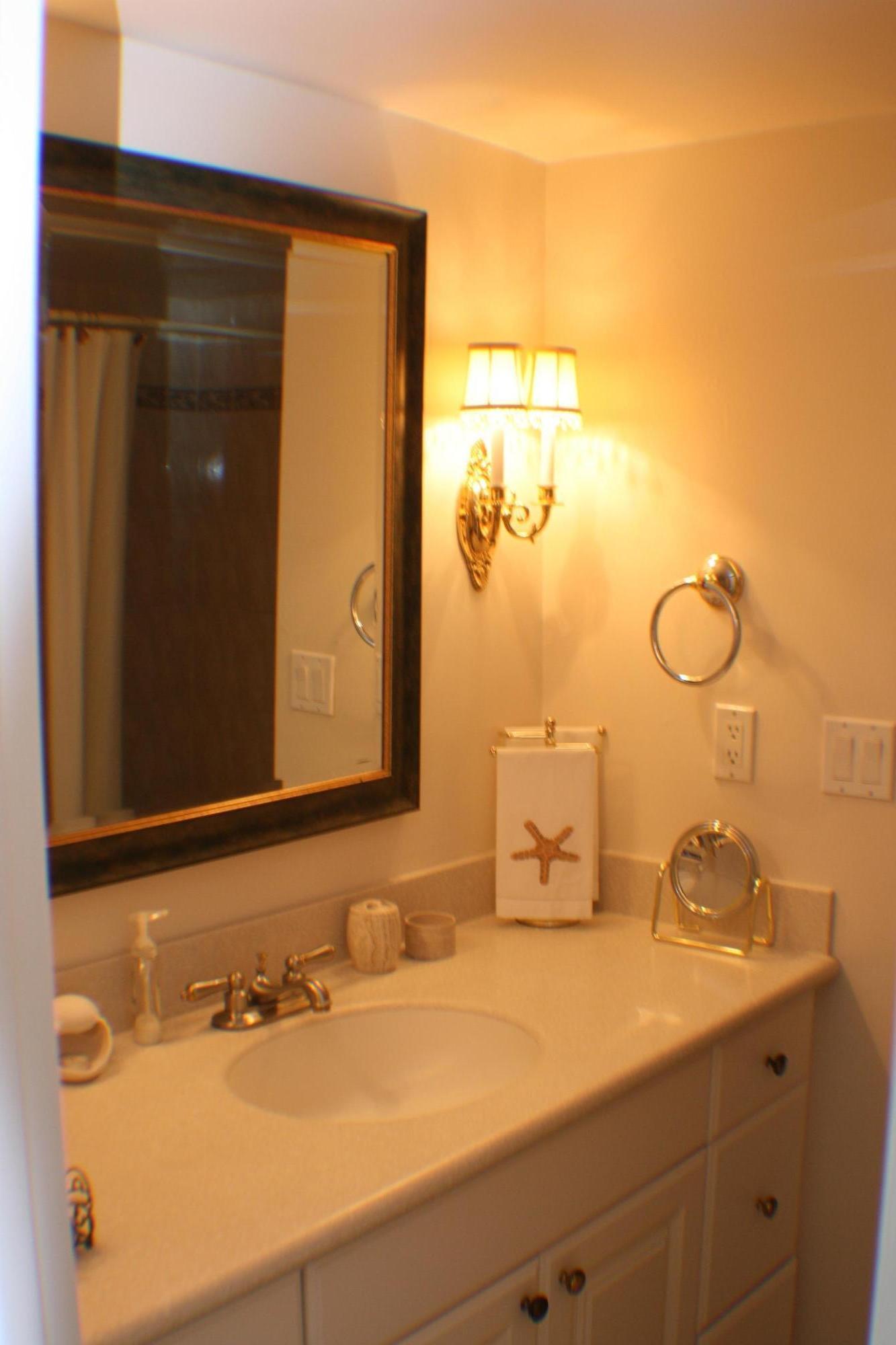 951 De Soto Road, Unit 328 Boca Raton, FL 33432 - Photo 14 of 22 Second Bathroom