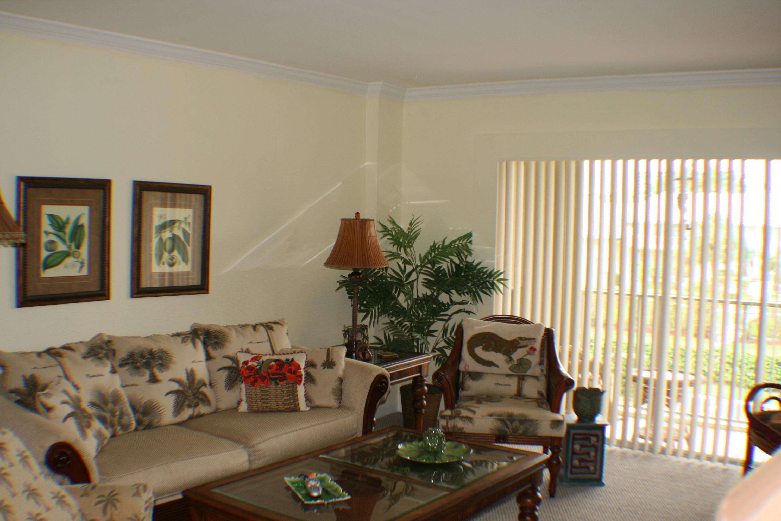 951 De Soto Road, Unit 328 Boca Raton, FL 33432 - Photo 3 of 22 Living Room