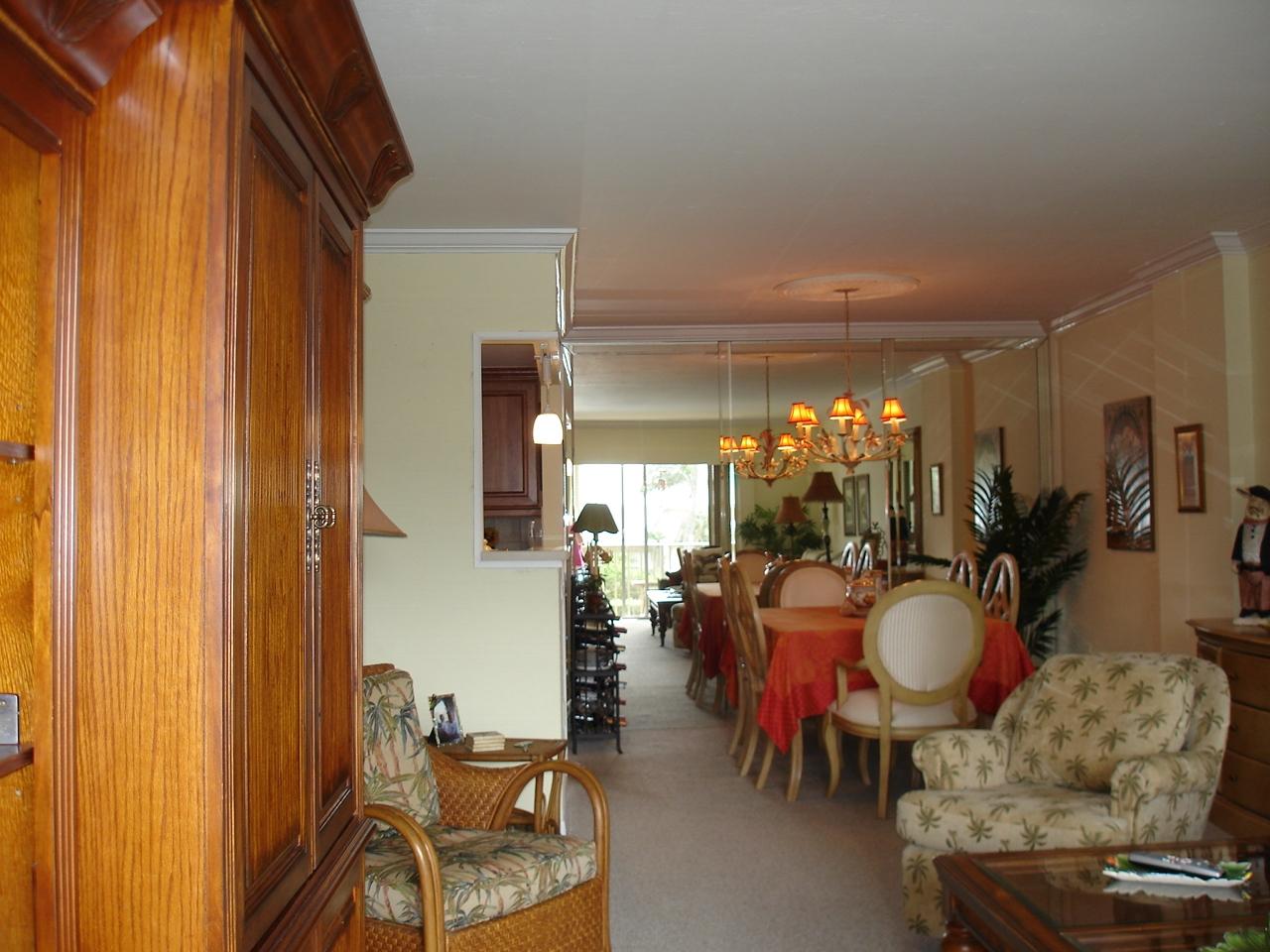 951 De Soto Road, Unit 328 Boca Raton, FL 33432 - Photo 5 of 22 Living Room