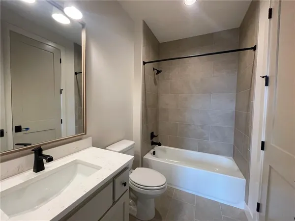 $1,385,772 | 16063 South Twilight Lane, Olathe, KS 66062