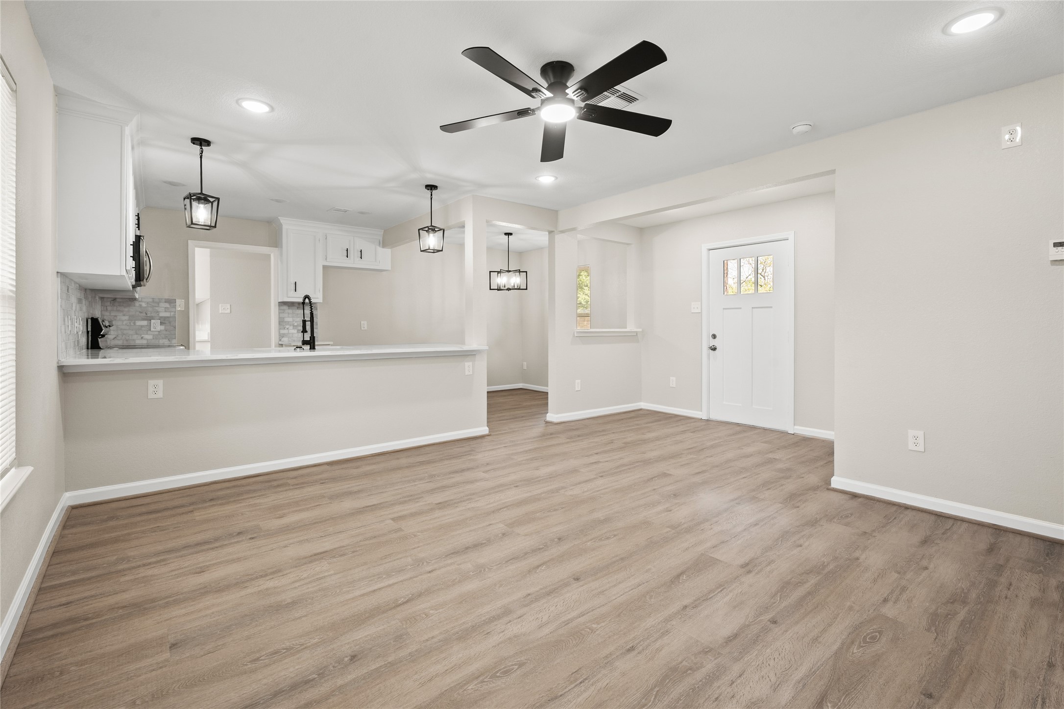 1708 Miami Road Pasadena, TX 77502 - Photo 3 of 12