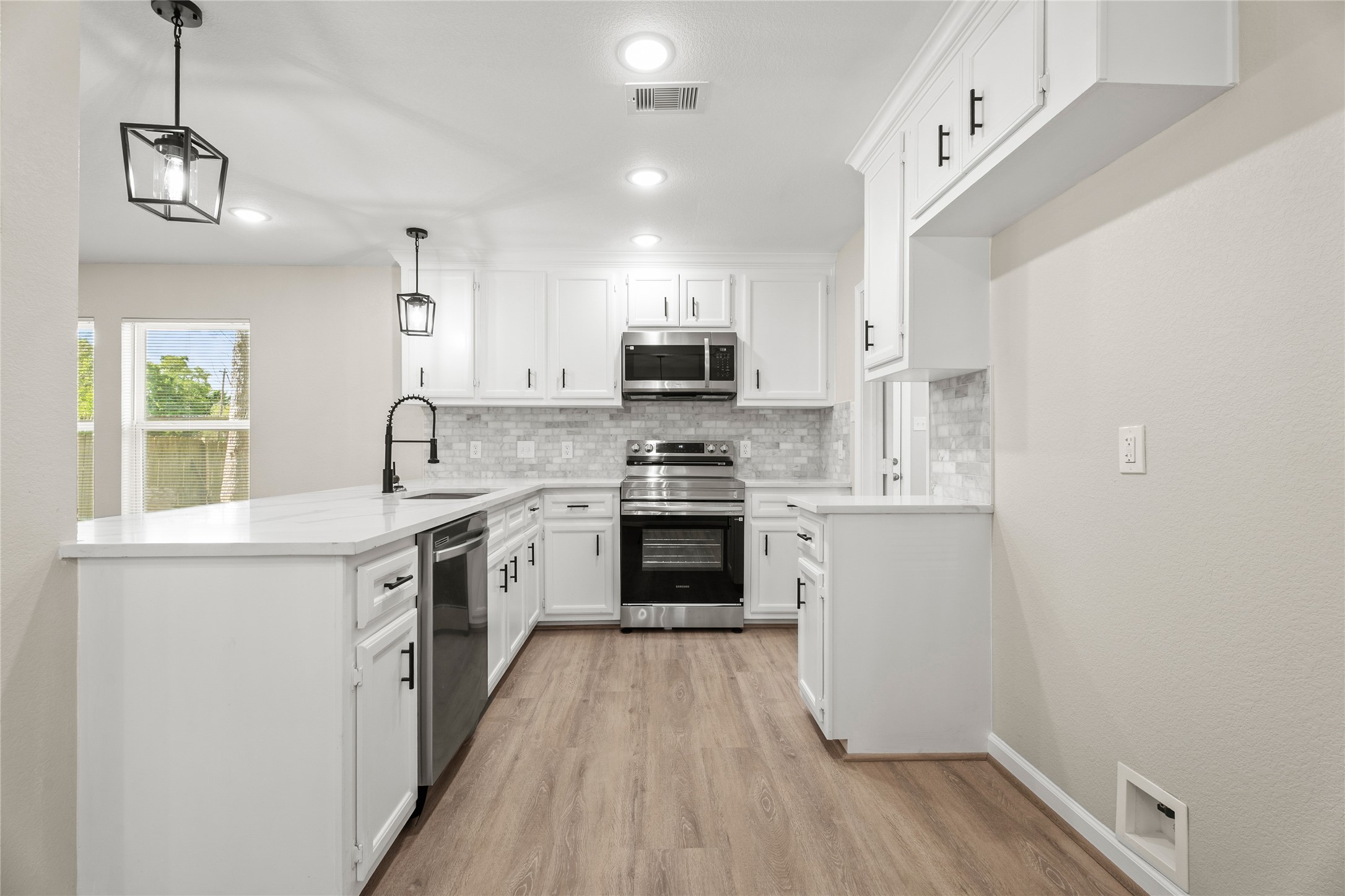 1708 Miami Road Pasadena, TX 77502 - Photo 4 of 12