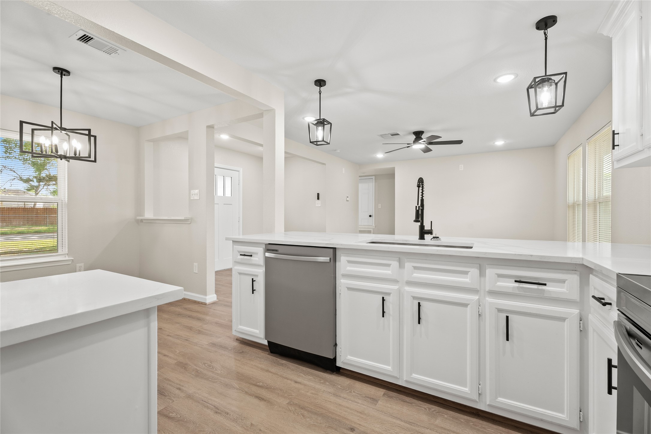 1708 Miami Road Pasadena, TX 77502 - Photo 5 of 12