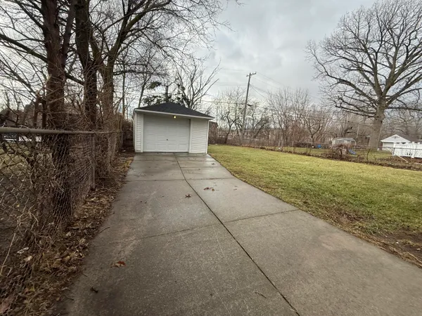 $142,500 | 981 Harrison Boulevard, Lincoln Park, MI 48146