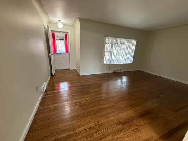 $142,500 | 981 Harrison Boulevard, Lincoln Park, MI 48146