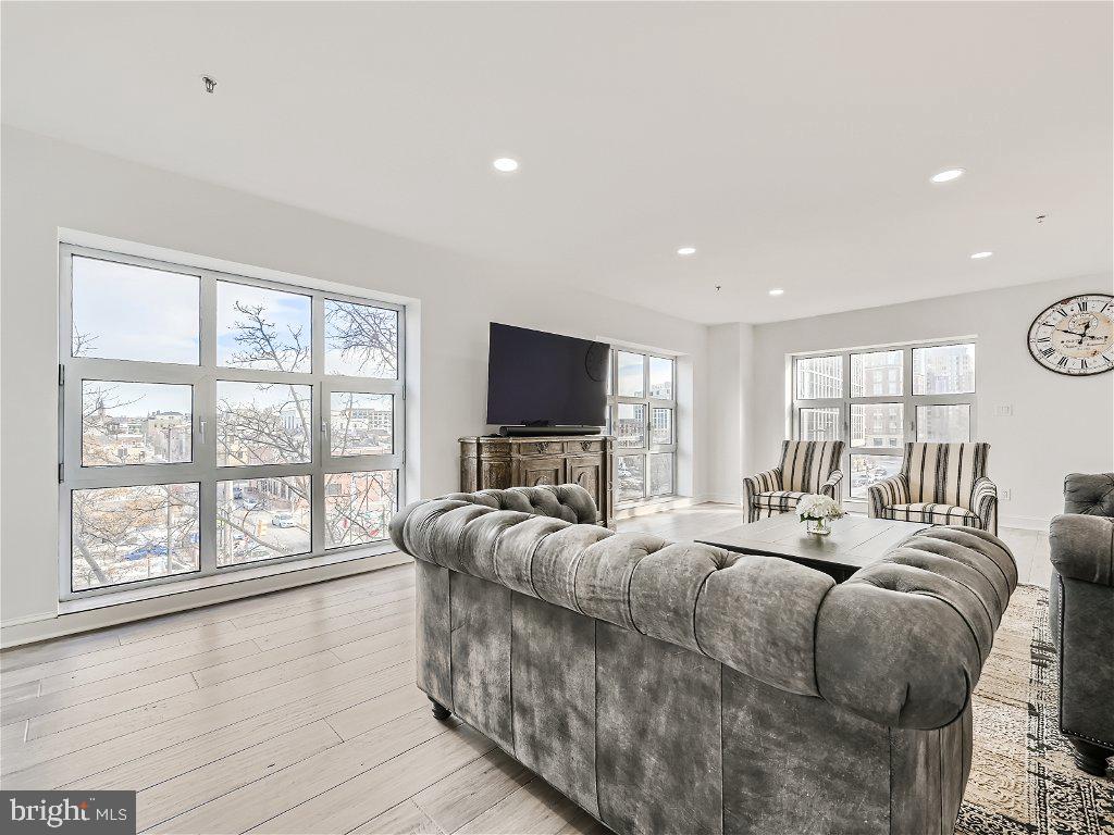 250 President Street, Unit 211 Baltimore, MD 21202 - Photo 12 of 52