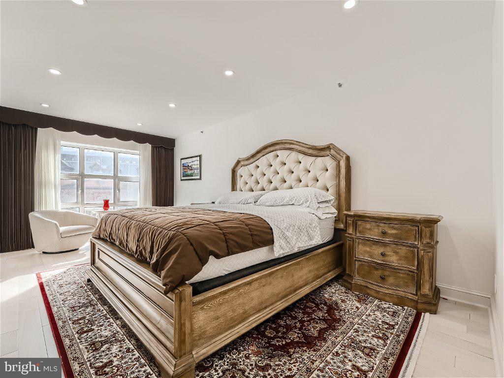 250 President Street, Unit 211 Baltimore, MD 21202 - Photo 21 of 52