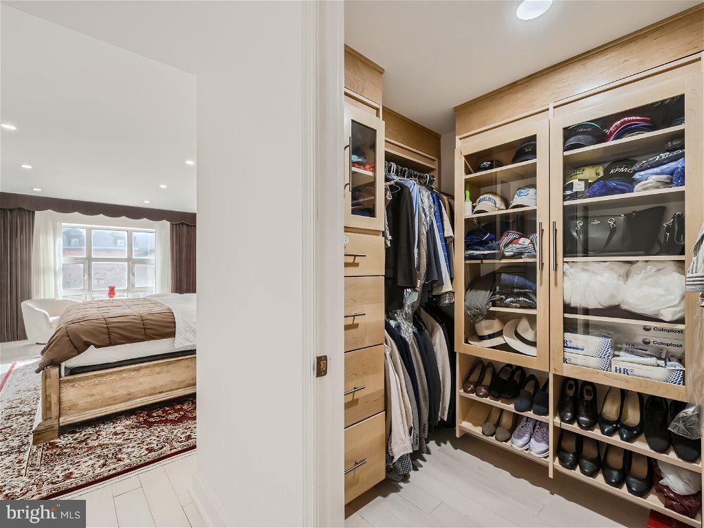 250 President Street, Unit 211 Baltimore, MD 21202 - Photo 24 of 52