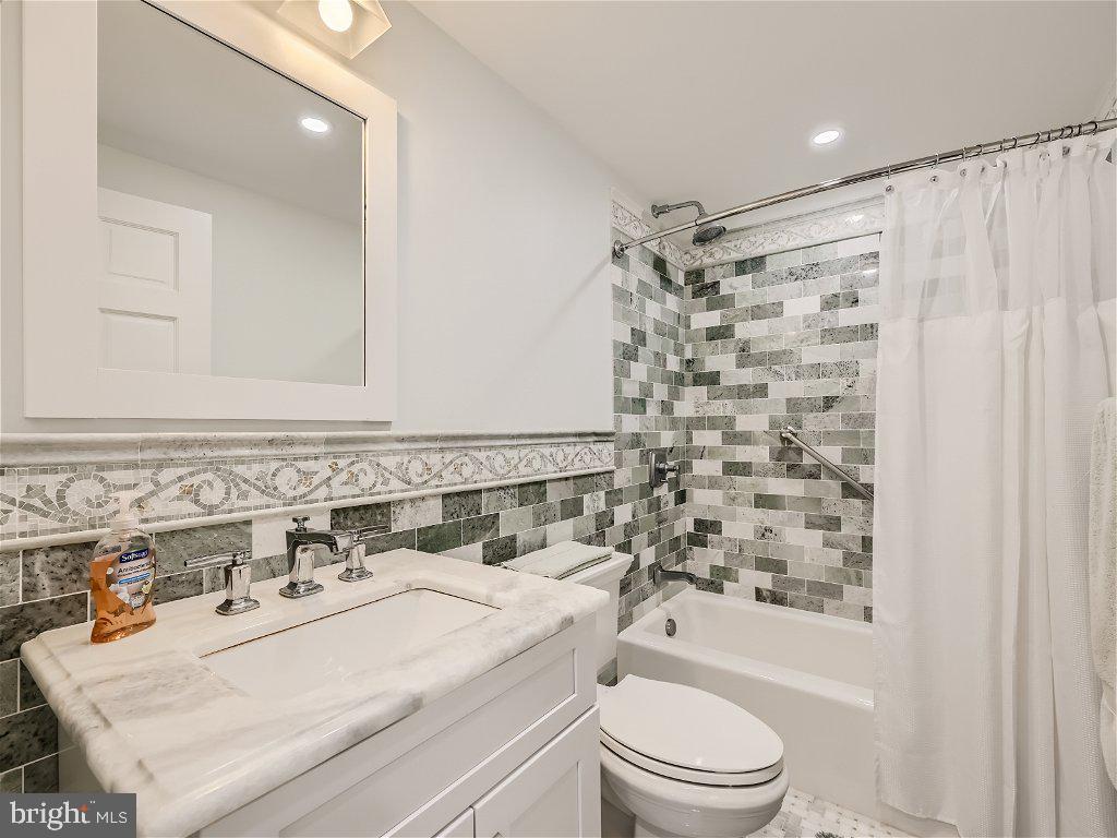 250 President Street, Unit 211 Baltimore, MD 21202 - Photo 25 of 52