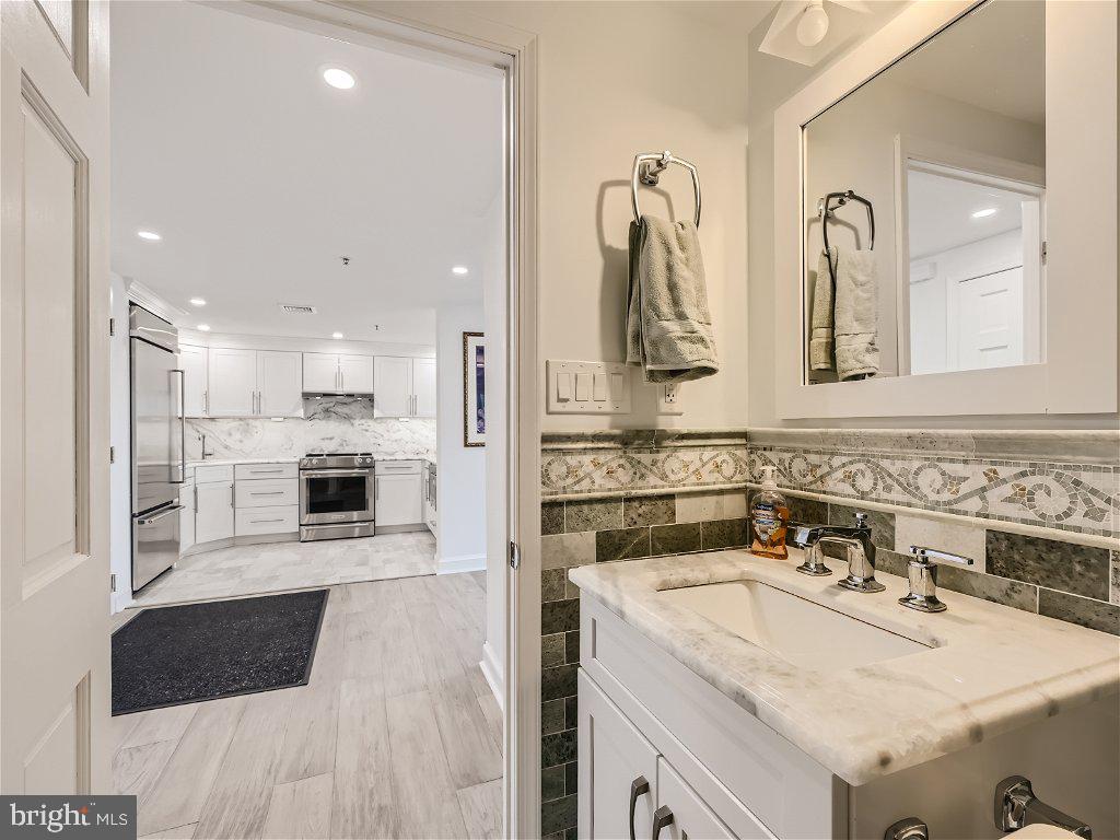 250 President Street, Unit 211 Baltimore, MD 21202 - Photo 26 of 52