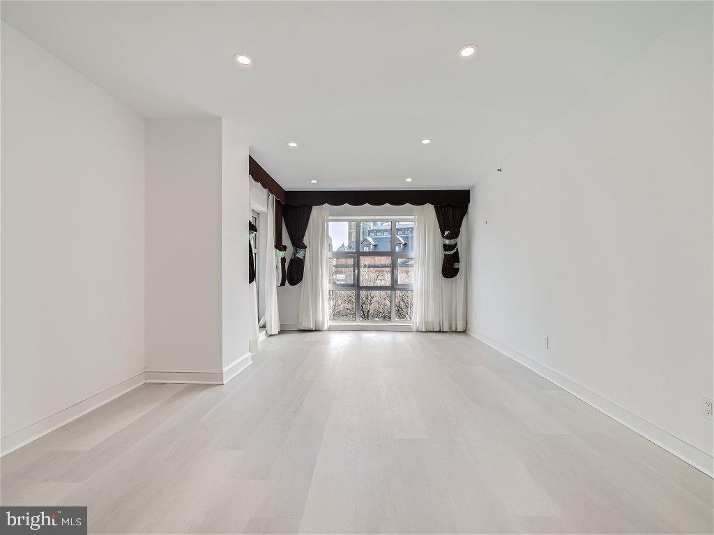 250 President Street, Unit 211 Baltimore, MD 21202 - Photo 50 of 52