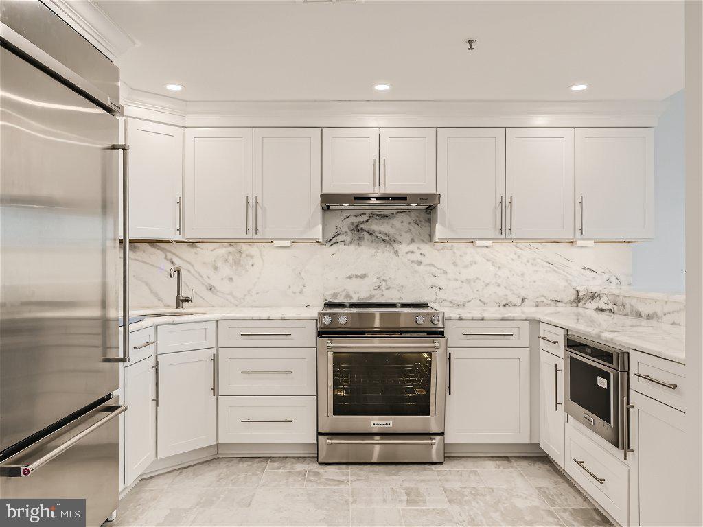 250 President Street, Unit 211 Baltimore, MD 21202 - Photo 6 of 52
