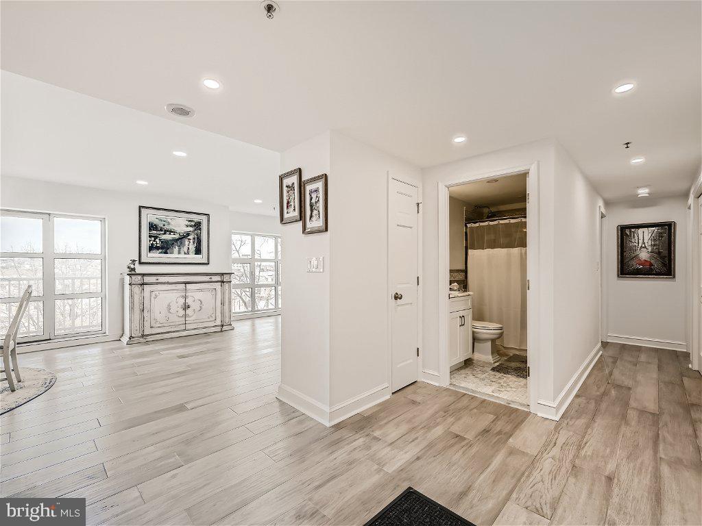 250 President Street, Unit 211 Baltimore, MD 21202 - Photo 10 of 52