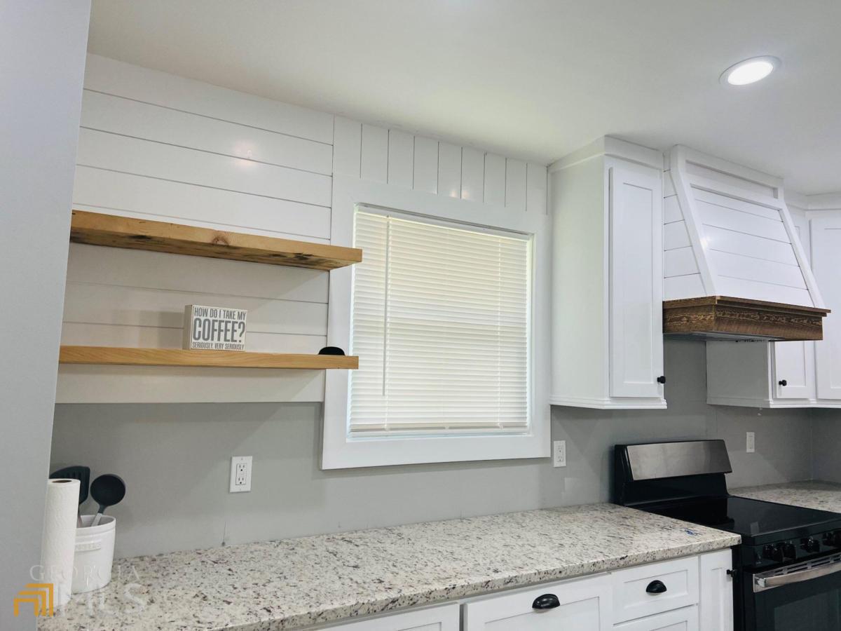 4310 Bouldercrest Road Ellenwood, GA 30294 - Photo 3 of 11 Gallery Image 3