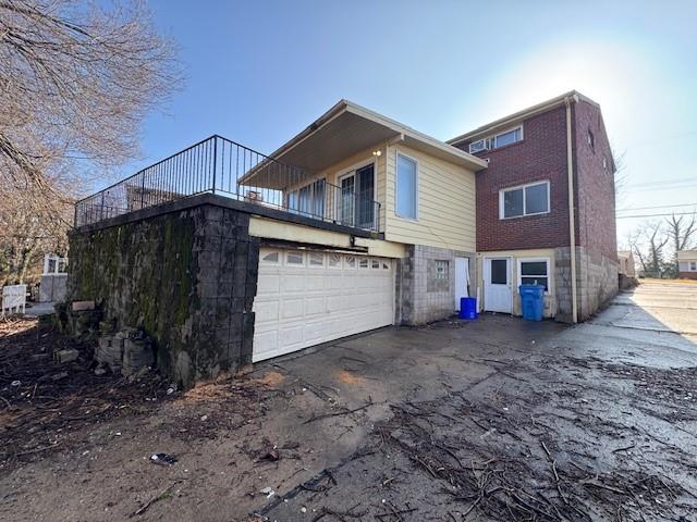 603 Lindsay Road Carnegie, PA 15106 - Photo 4 of 24 a view of a house with a yard