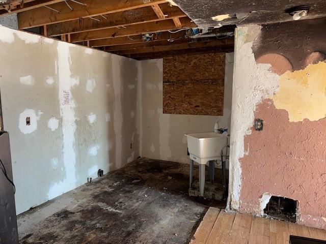 603 Lindsay Road Carnegie, PA 15106 - Photo 7 of 24 a view of empty room with wooden floor