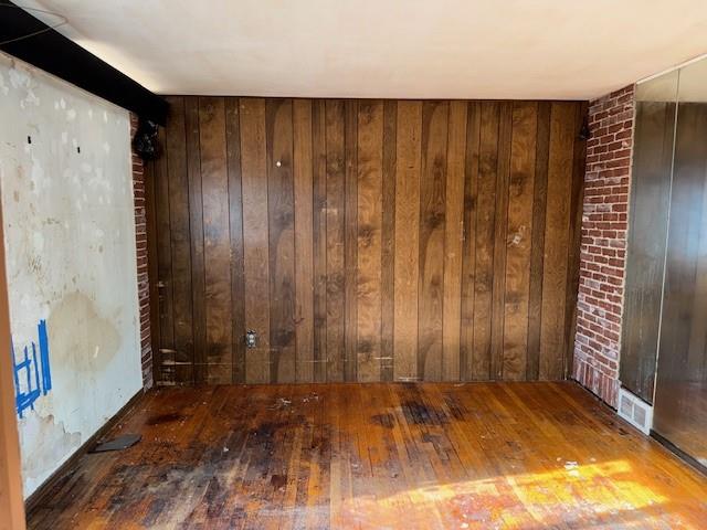 603 Lindsay Road Carnegie, PA 15106 - Photo 8 of 24 a view of a door