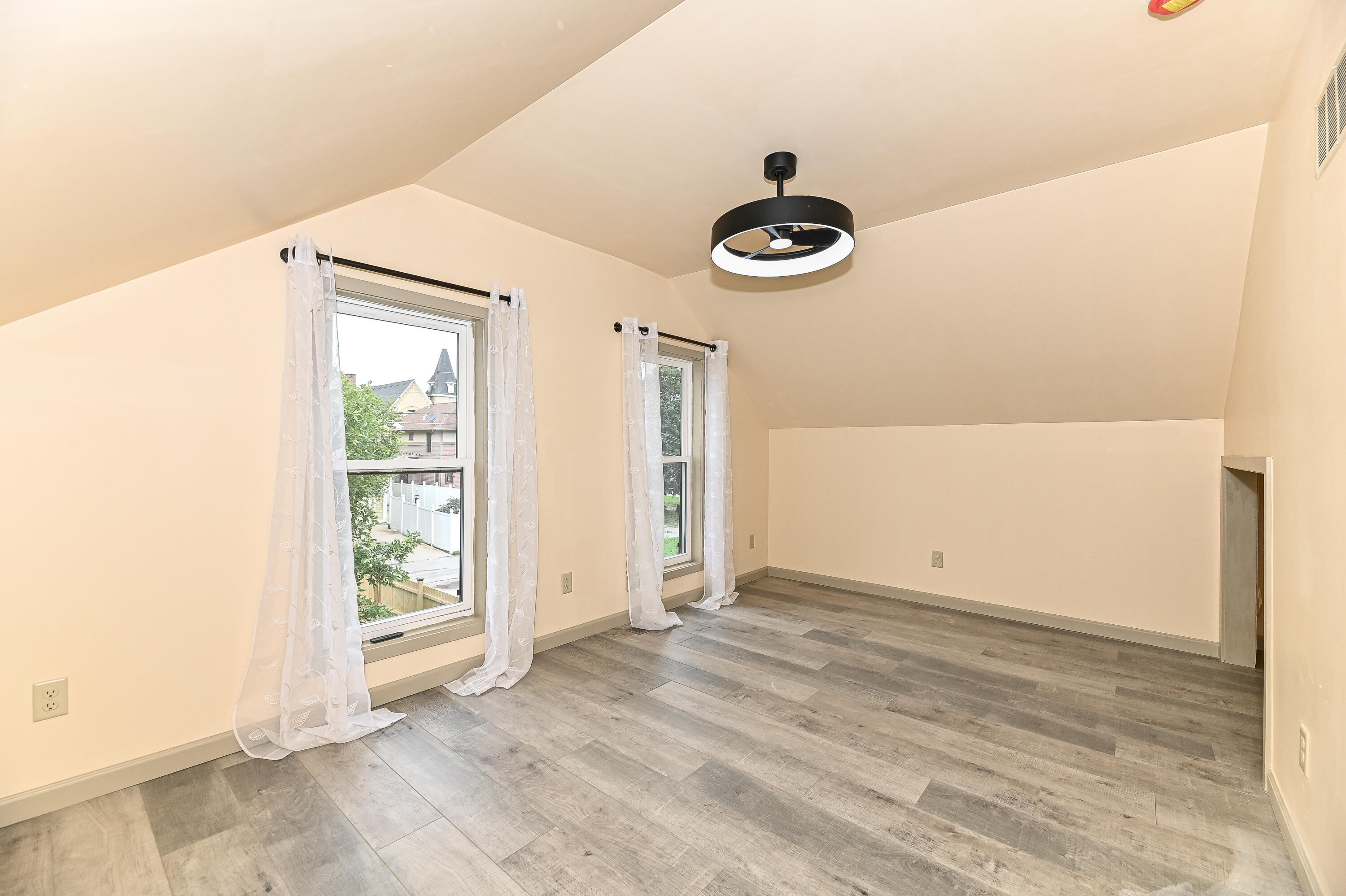 1212 Highland Avenue Racine, WI 53403 - Photo 20 of 33 Highland-30